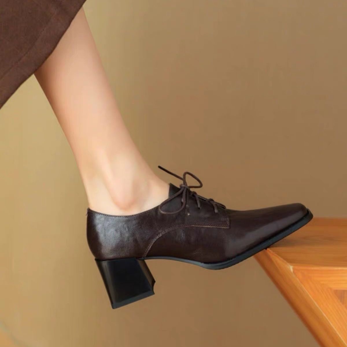 รองเท้าอ็อกซ์ฟอร์ดหัวเหลี่ยมแบ - Oxford Lace Up Women บทวิจารณ์และราคา