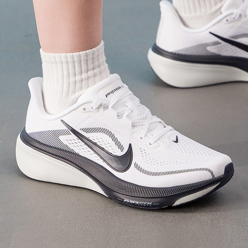 รองเท้าวิ่งบนถนนสำหรับผู้หญิง  - Women Shoes Running Nike บทวิจารณ์และราคา